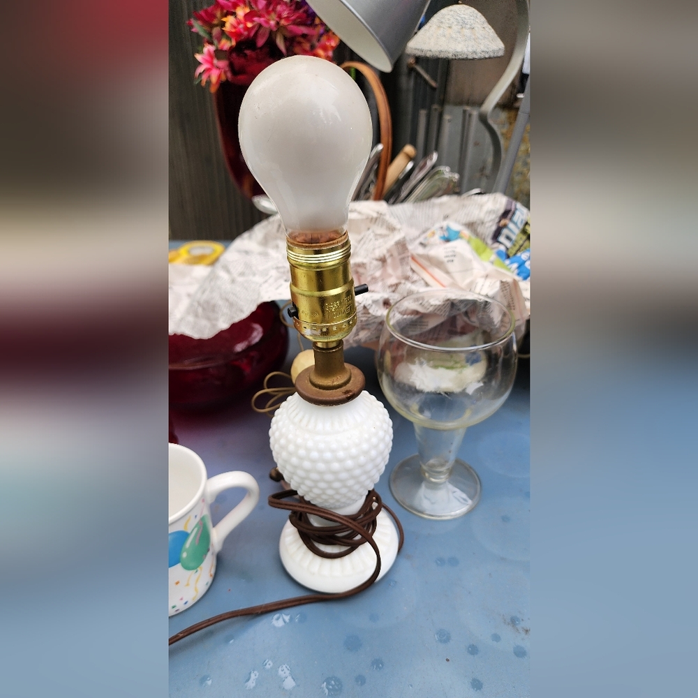 Elegant White Table Lamp
